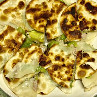 餃子の皮で豚肉とキャベツのボリュームミルフィーユ